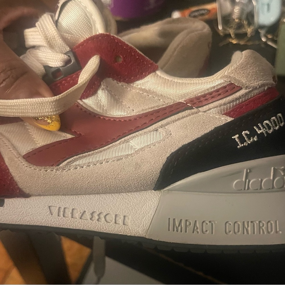 Men’s Diadora sneakers size 8 burgundy and white - Picture 9 of 11